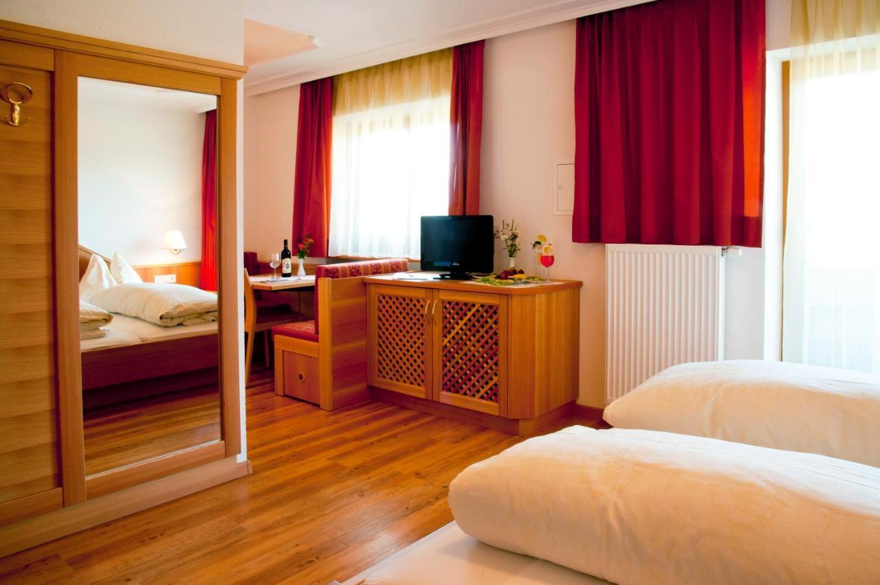 Hotel Tannenhof Brunico Ruang foto